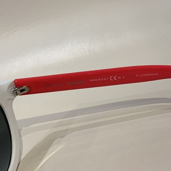 New Women’s Gucci Sunglasses - Picture 4 of 8